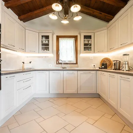 Pretziosa Villa *